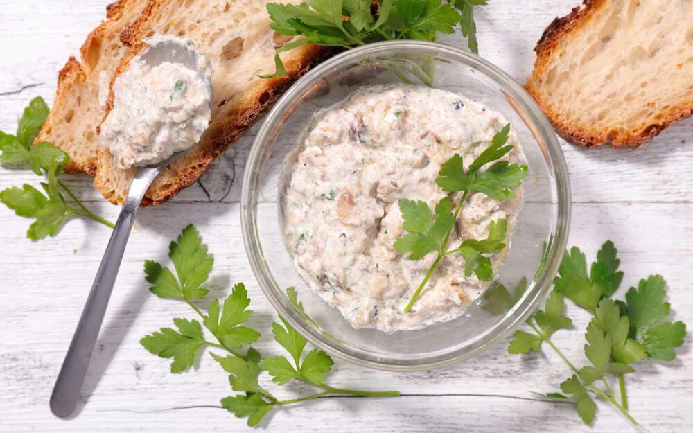 Cremiger Hummus aus weißen Bohnen
